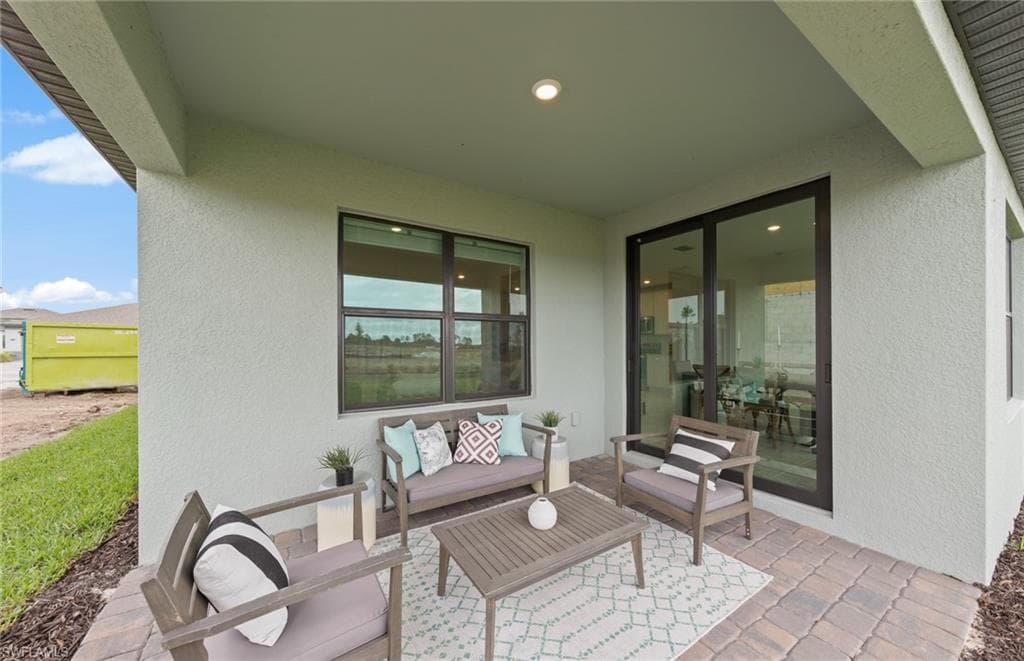 634 Lakeside Oasis AVE-18