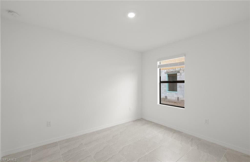 634 Lakeside Oasis AVE-7