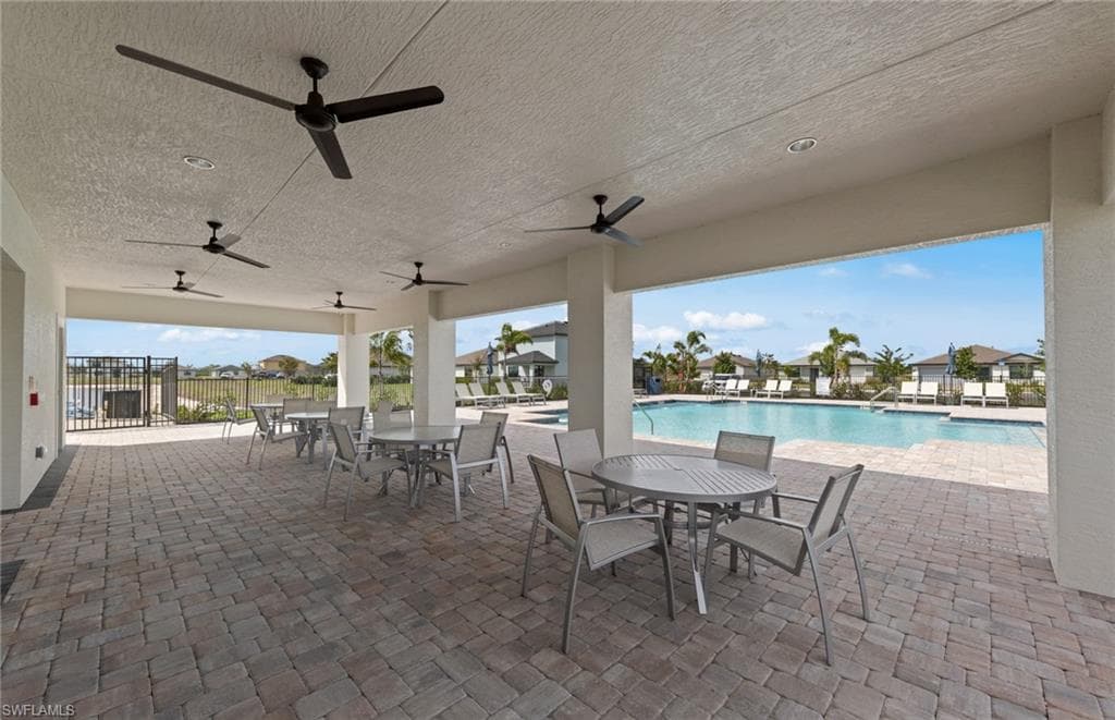 634 Lakeside Oasis AVE-24