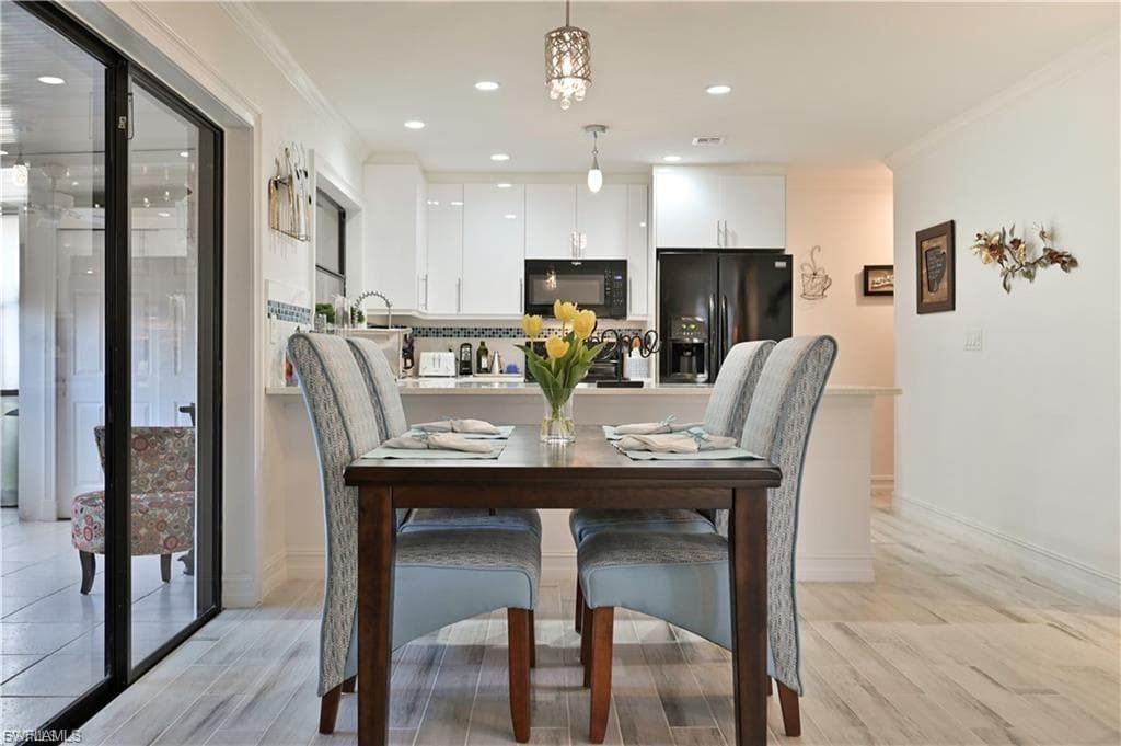 631 SE 12th AVE 98-8