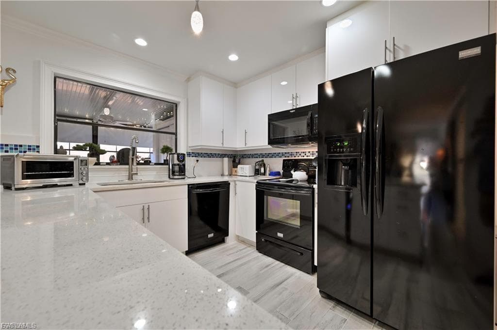 631 SE 12th AVE 98-14