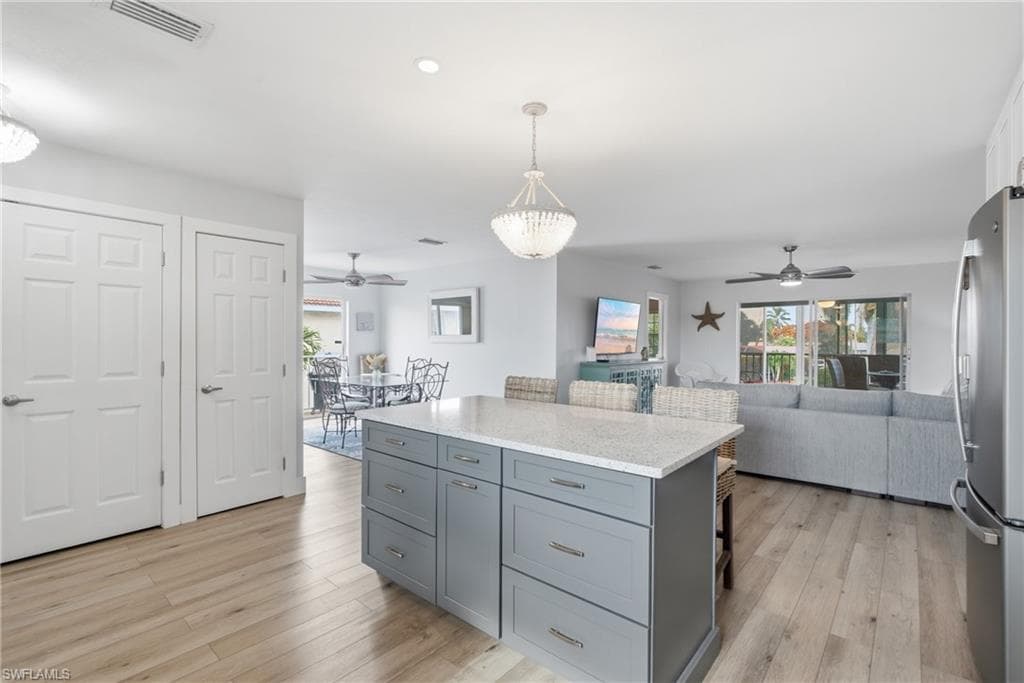 5112 Coronado PKWY 12-12