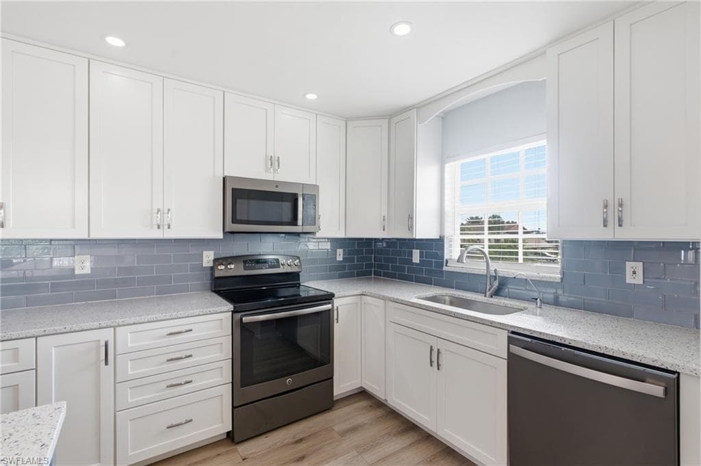 5112 Coronado PKWY 12-10