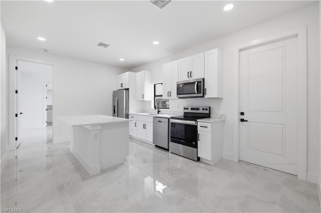 4030 Washington AVE-7