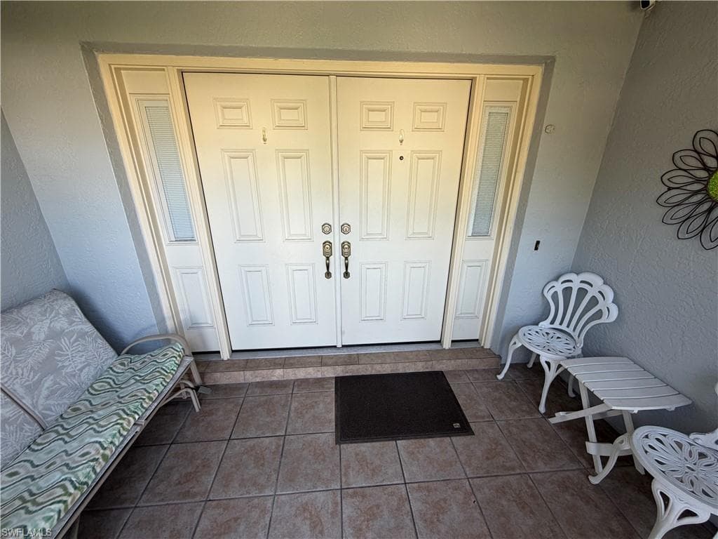 3437 Clubview DR-16