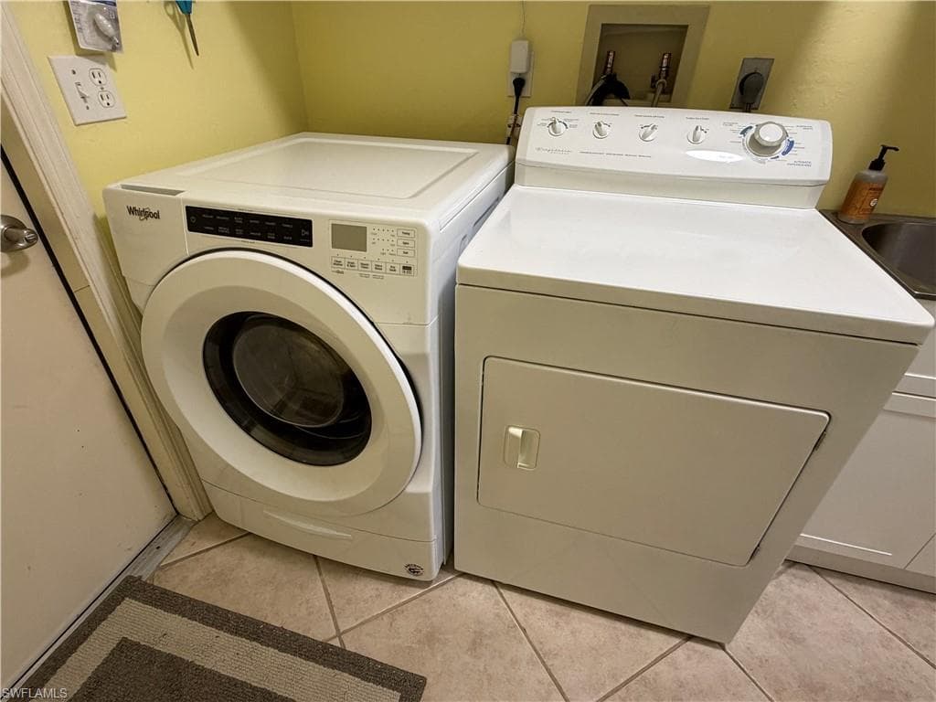3437 Clubview DR-15