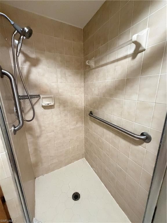 3437 Clubview DR-11