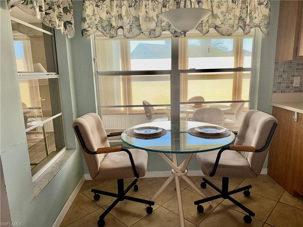 3437 Clubview DR-4