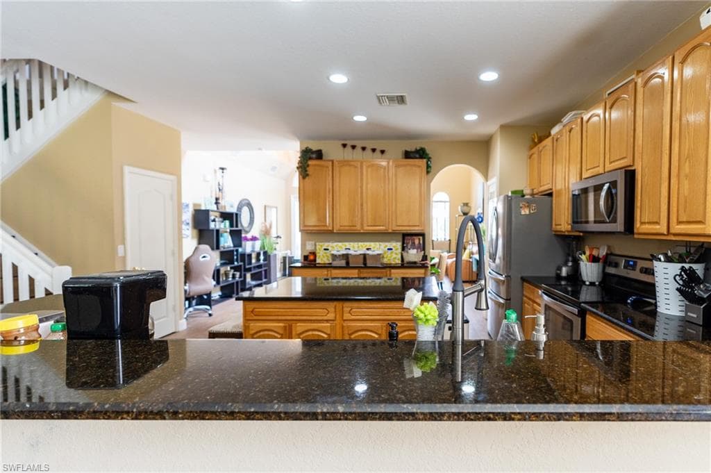 8713 Pegasus DR-12