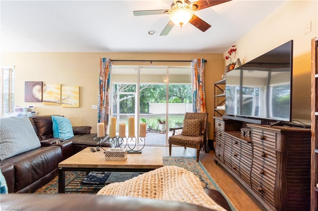 8713 Pegasus DR-11