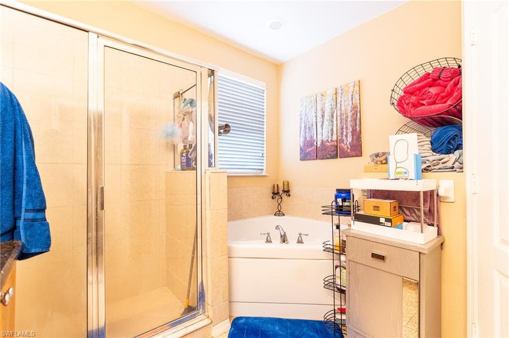 8713 Pegasus DR-34