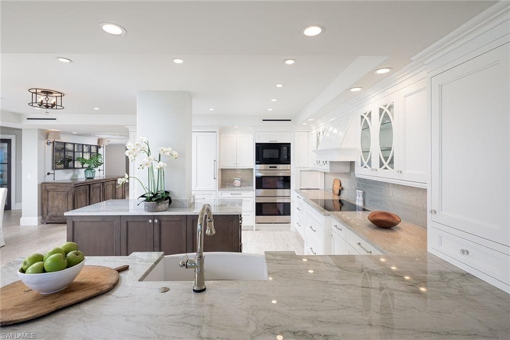 1285 Gulf Shore BLVD N 3B-11