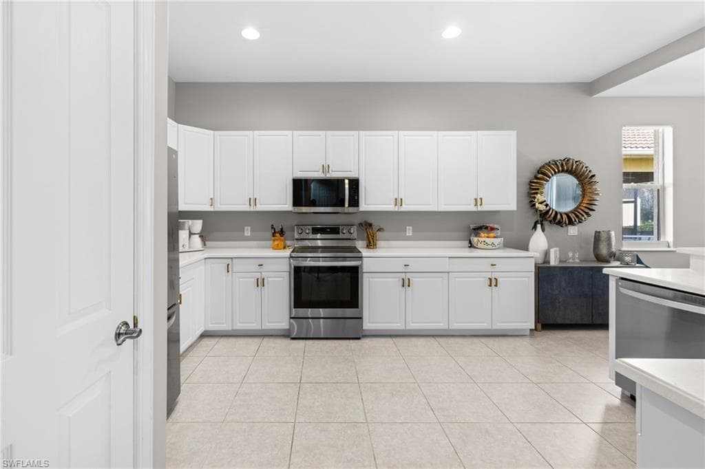 4208 Hampton LN-12
