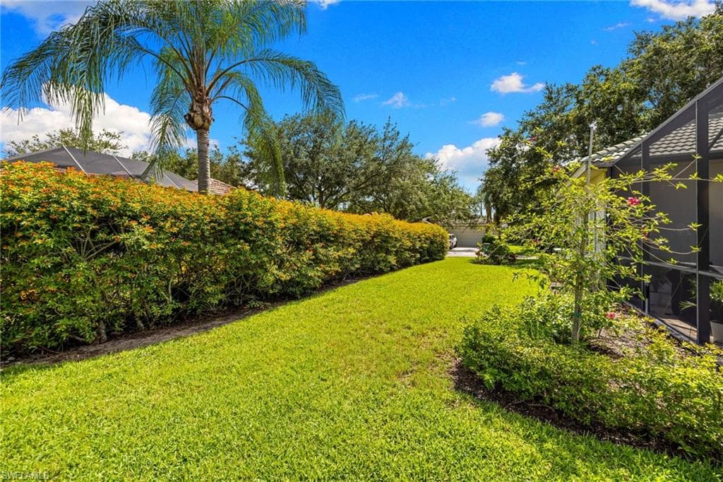 4208 Hampton LN-30