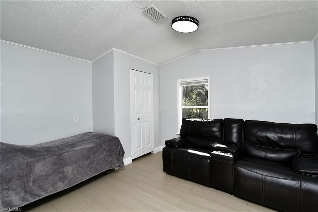 22950 Tinas LN-23