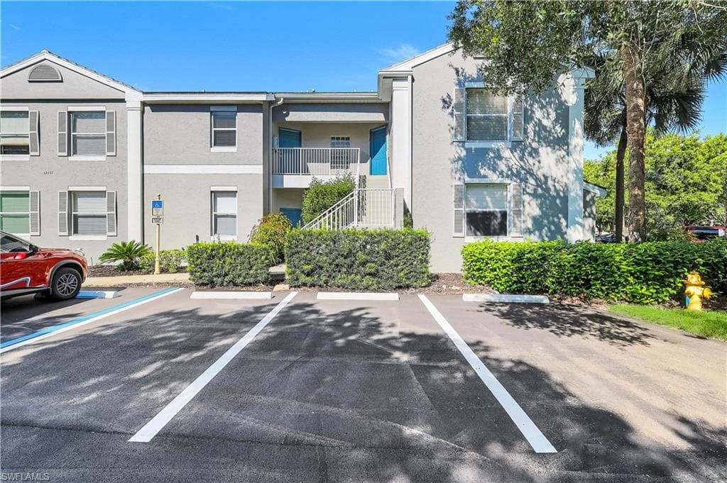 12131 Summergate CIR 203-6