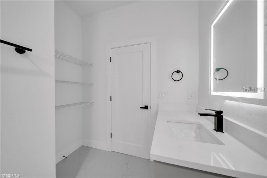 3126 BELLEVILLE TER-20