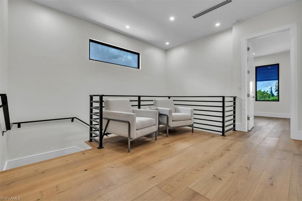 1009 29th AVE N-33