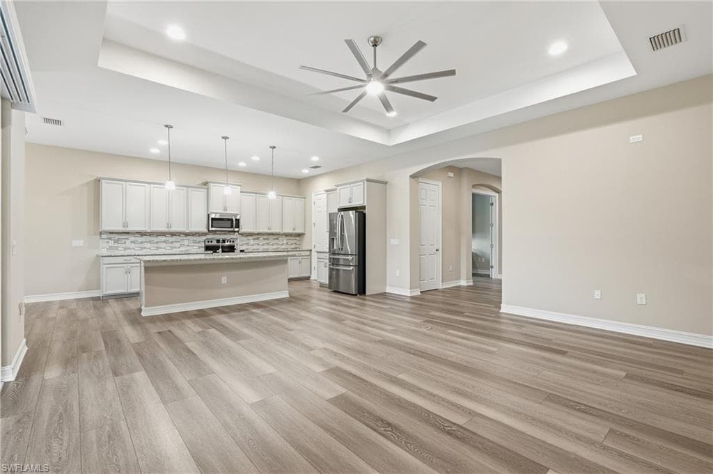 10240 Avonleigh DR-12