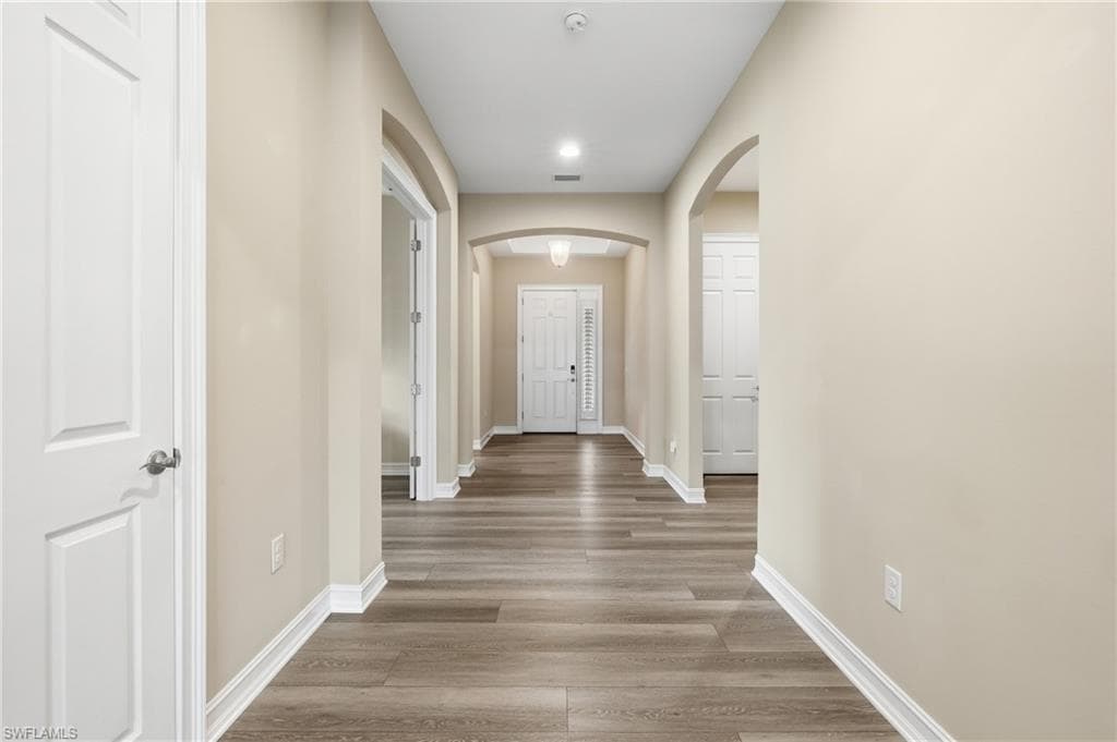 10240 Avonleigh DR-42