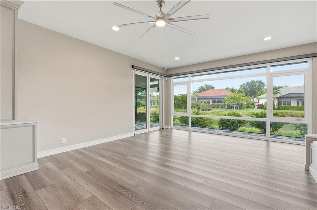 10240 Avonleigh DR-21