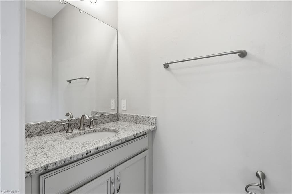 10240 Avonleigh DR-40