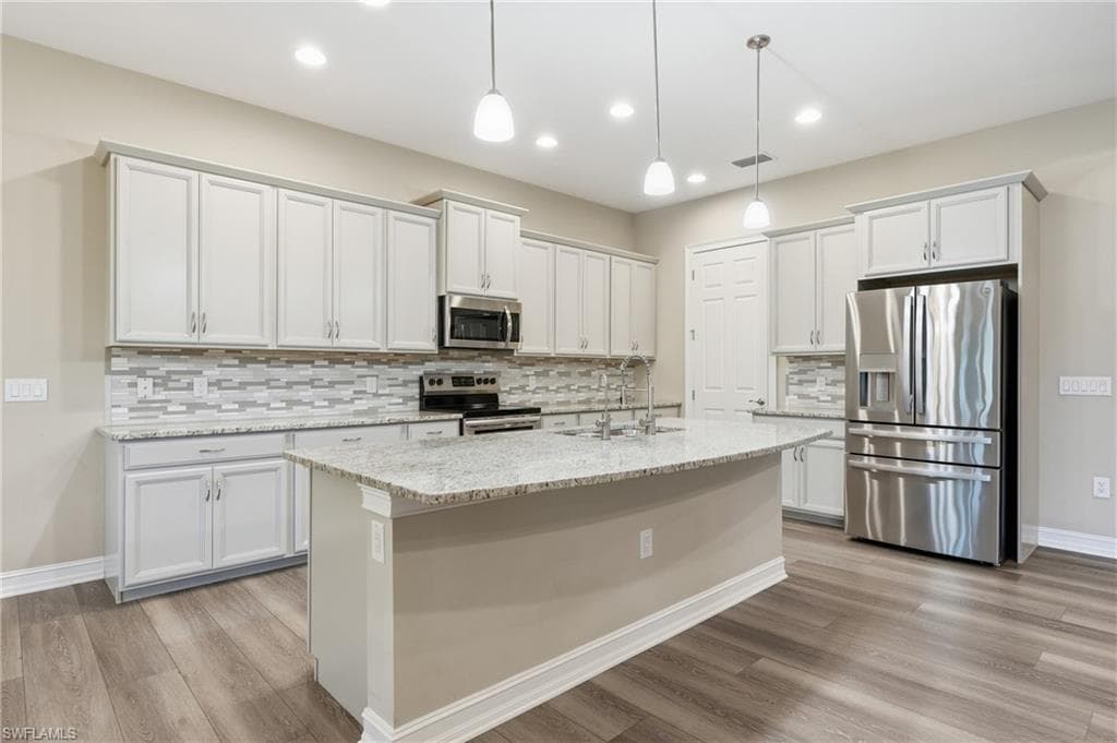10240 Avonleigh DR-14