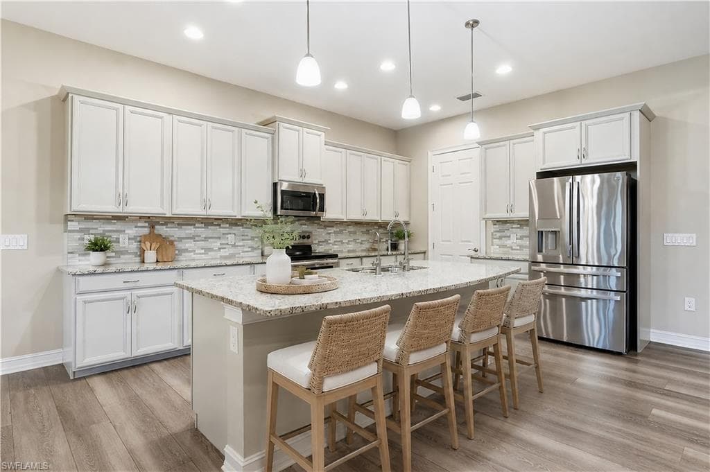 10240 Avonleigh DR-3