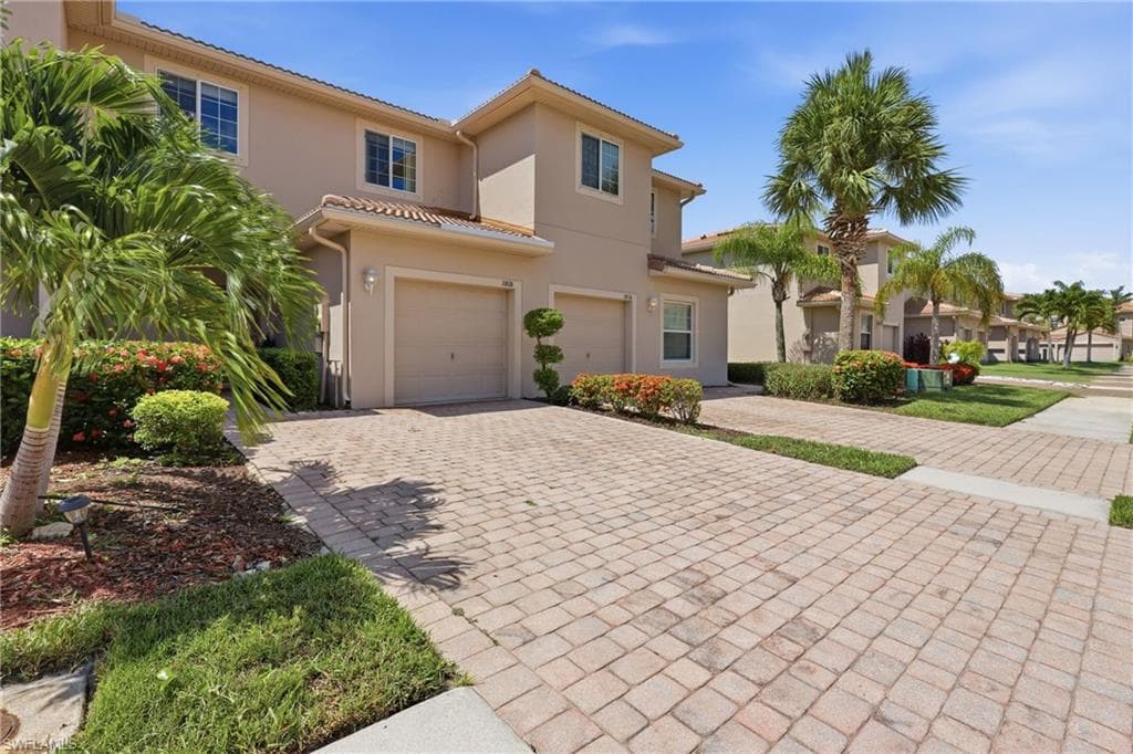 3818 Clearbrook LN-2