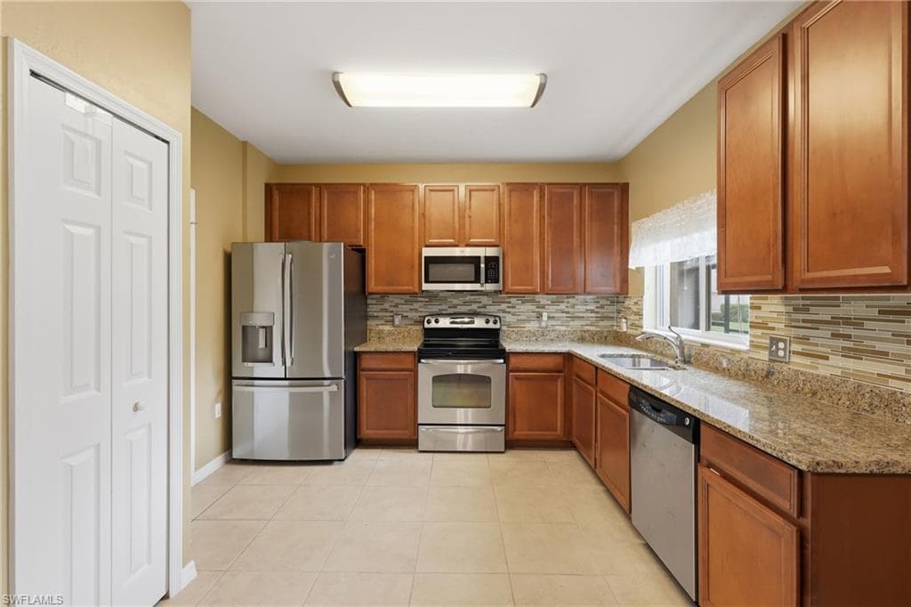 3818 Clearbrook LN-9