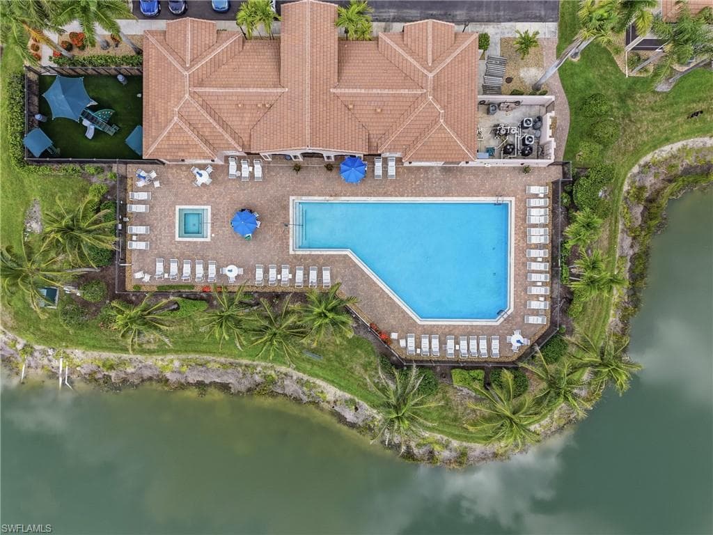 3818 Clearbrook LN-32