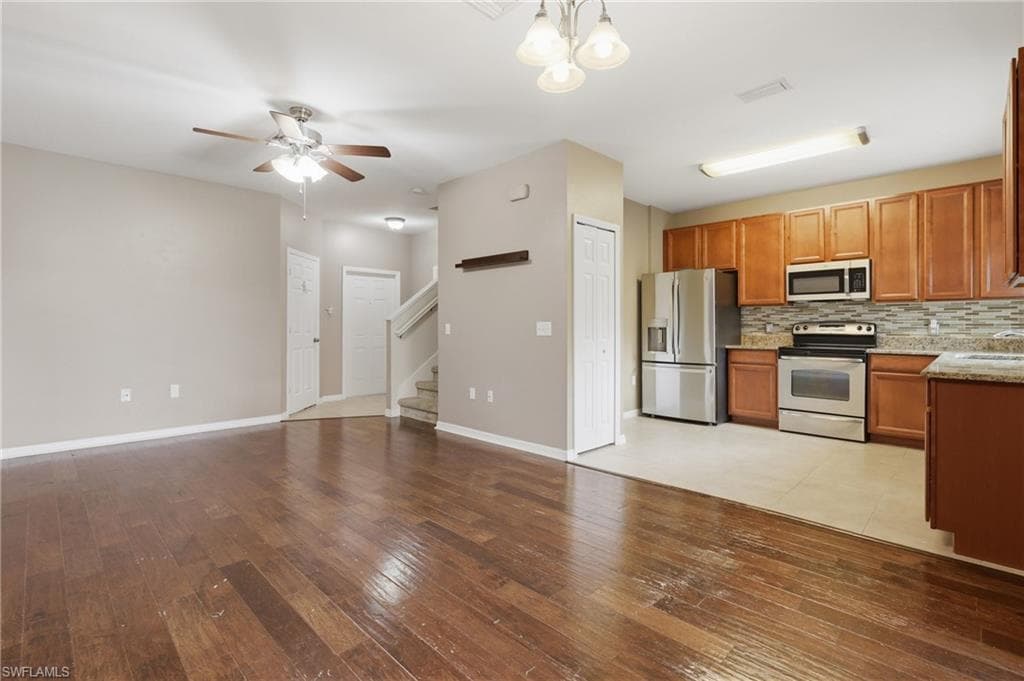 3818 Clearbrook LN-7