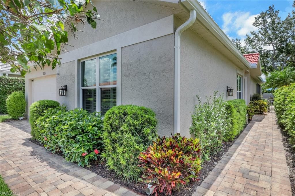 128 LIVERMORE LN-4