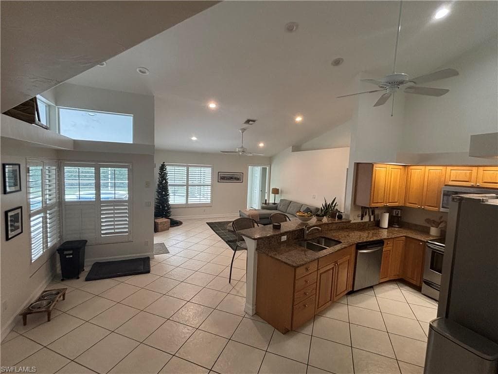 1166 Royal Palm DR-6
