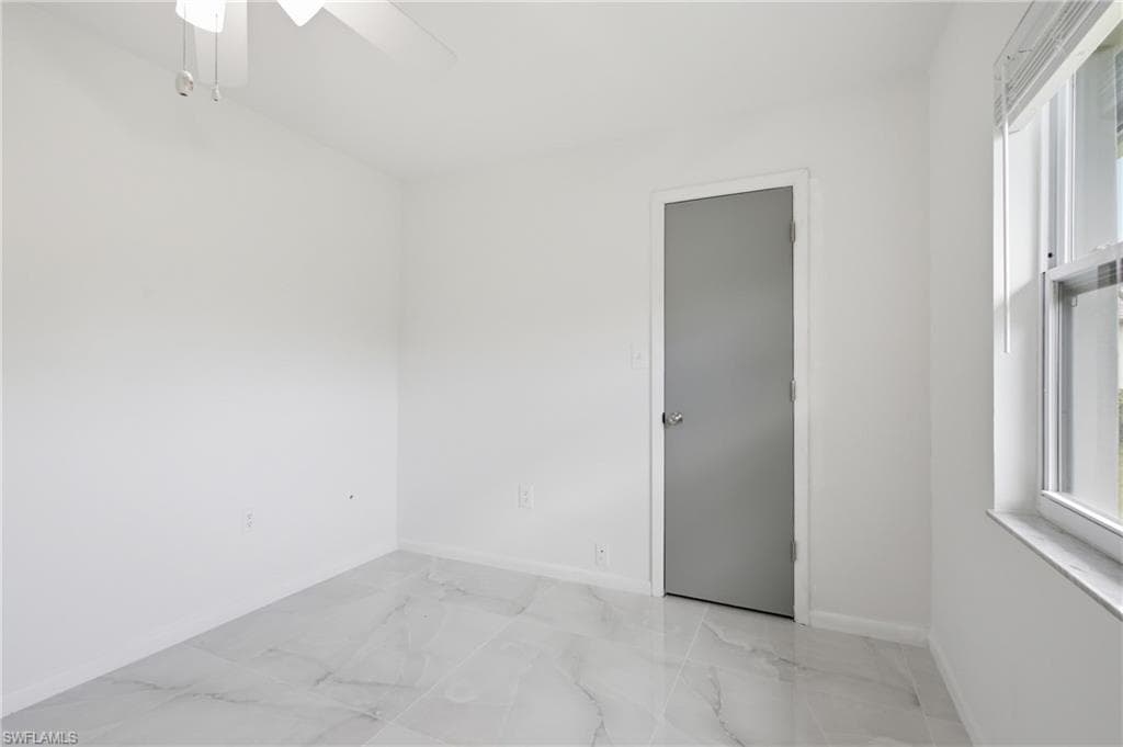 5160 31st AVE SW-27