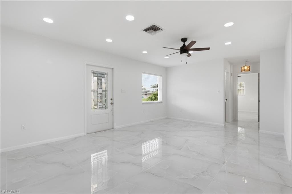 5160 31st AVE SW-16