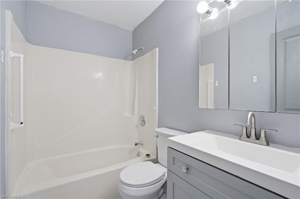 5160 31st AVE SW-24