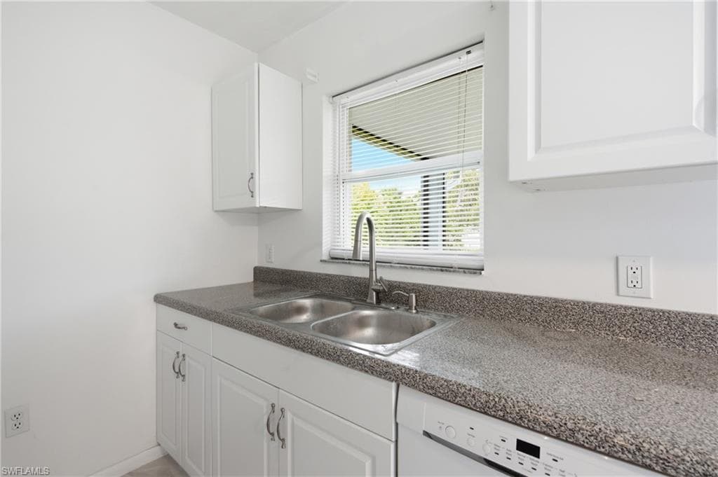 5160 31st AVE SW-21