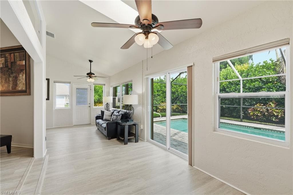 8185 Breton CIR-11