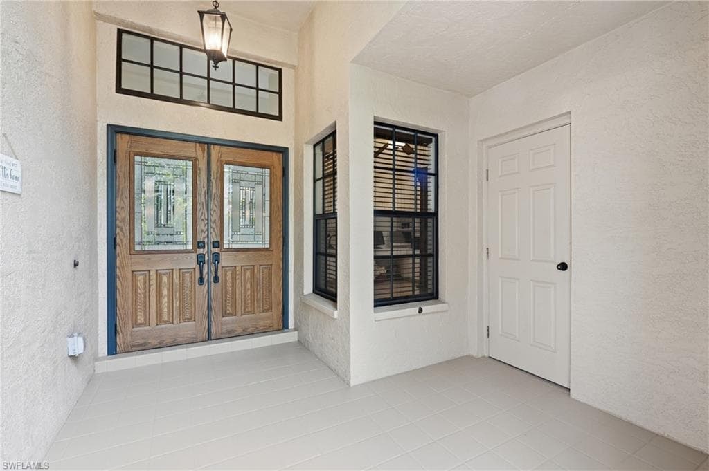 8185 Breton CIR-4