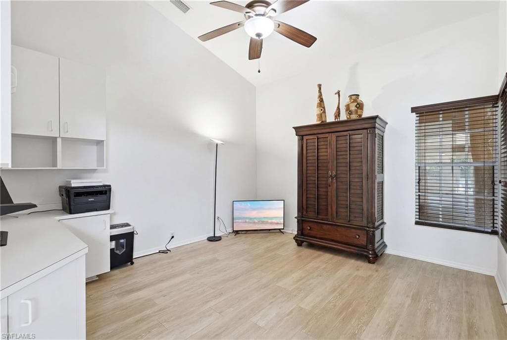 8185 Breton CIR-17