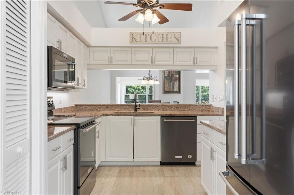 8185 Breton CIR-14