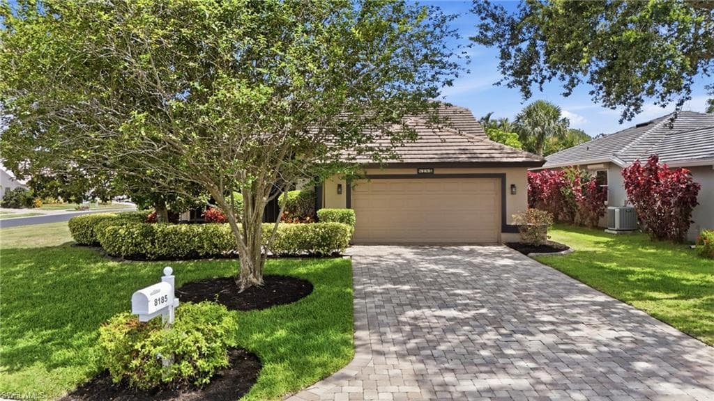 8185 Breton CIR-34