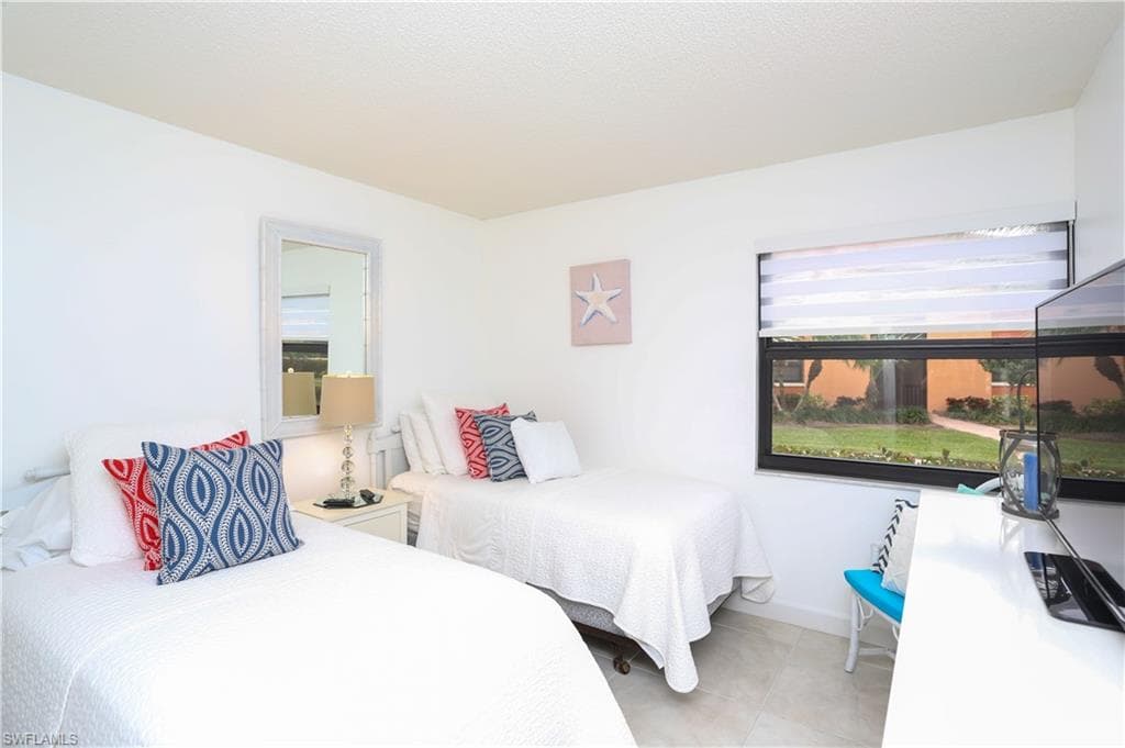 1522 Mainsail DR 2-40