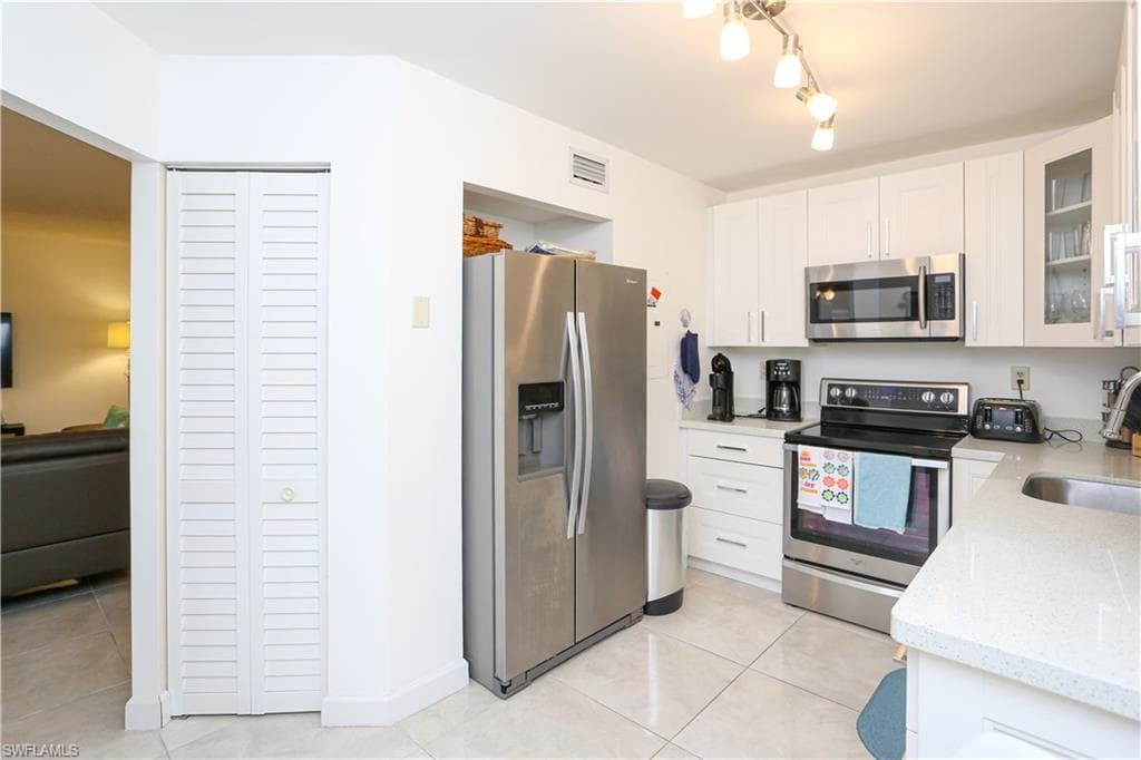 1522 Mainsail DR 2-34