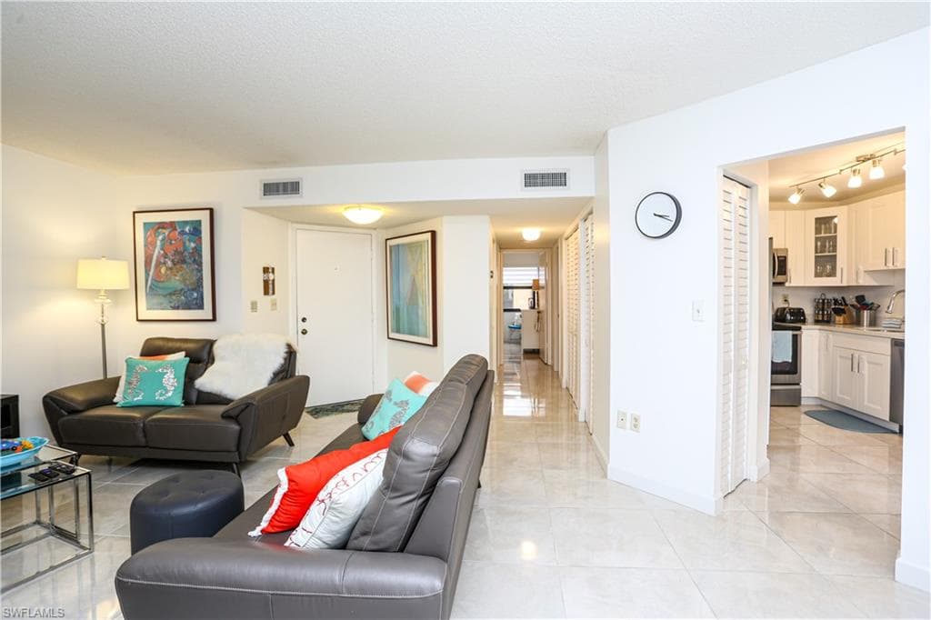1522 Mainsail DR 2-28