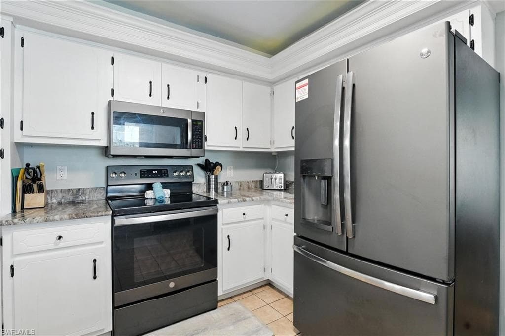 28 SE 12th AVE-12
