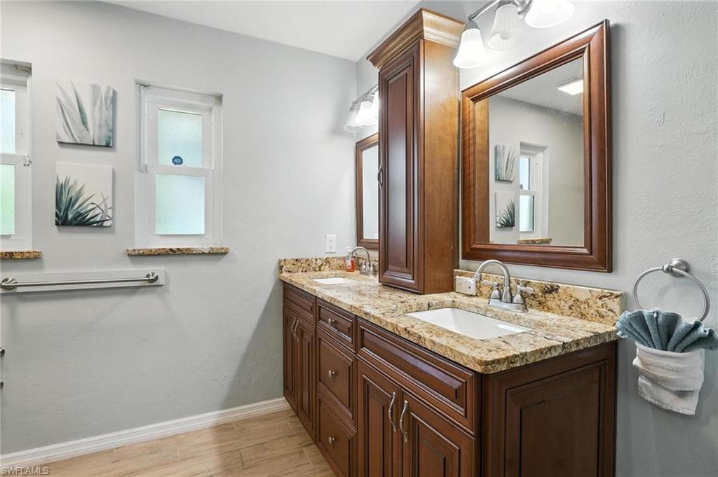 28 SE 12th AVE-33