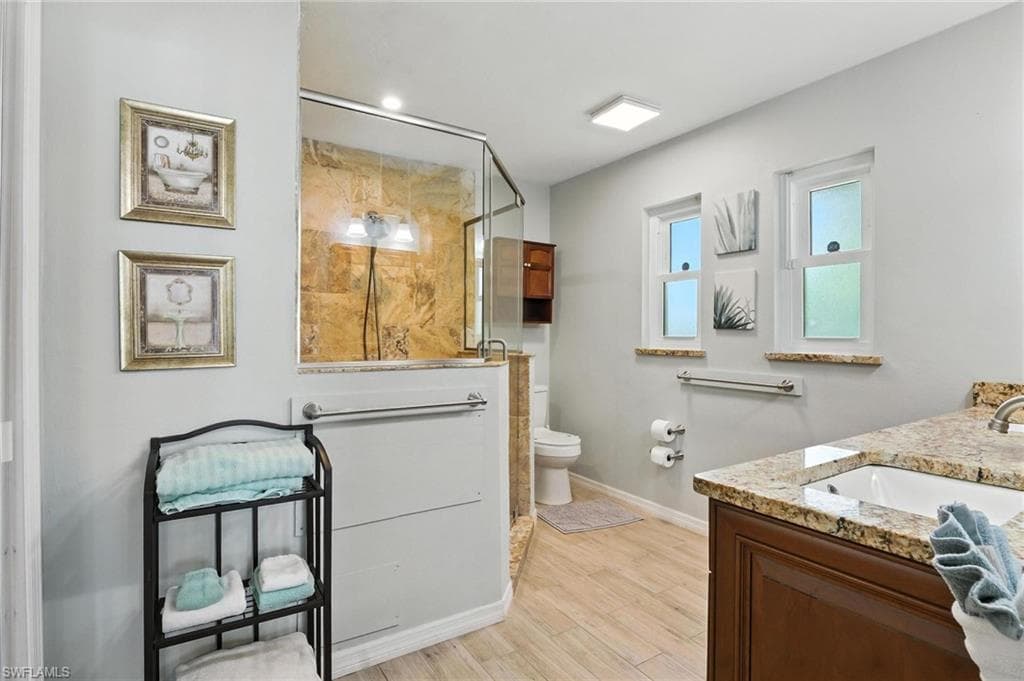 28 SE 12th AVE-32