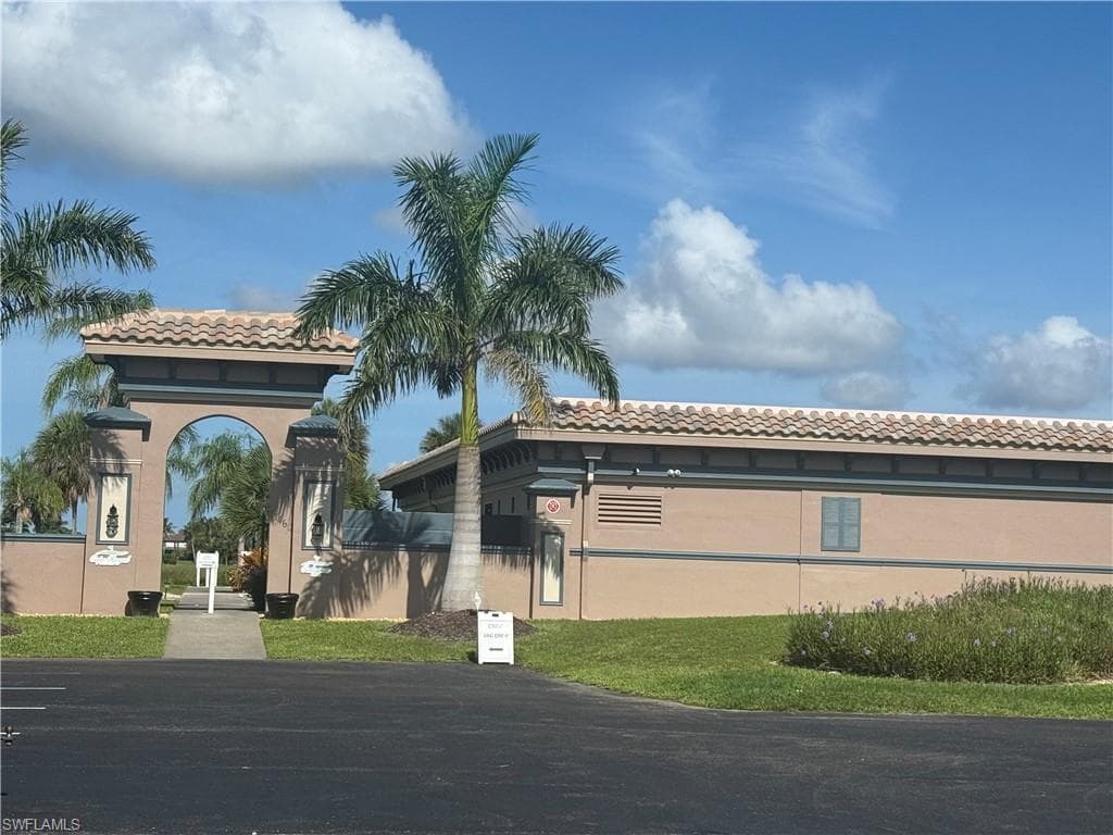 11574 Royal Tee CIR W-12